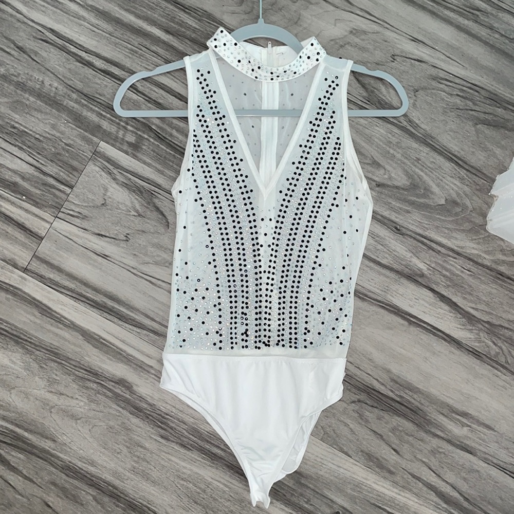🎉HP🎉Sequin white, black & silver body suit